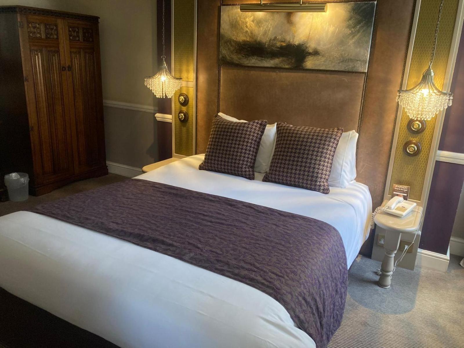 Saracens Head Hotel By Greene King Inns Тостер Экстерьер фото