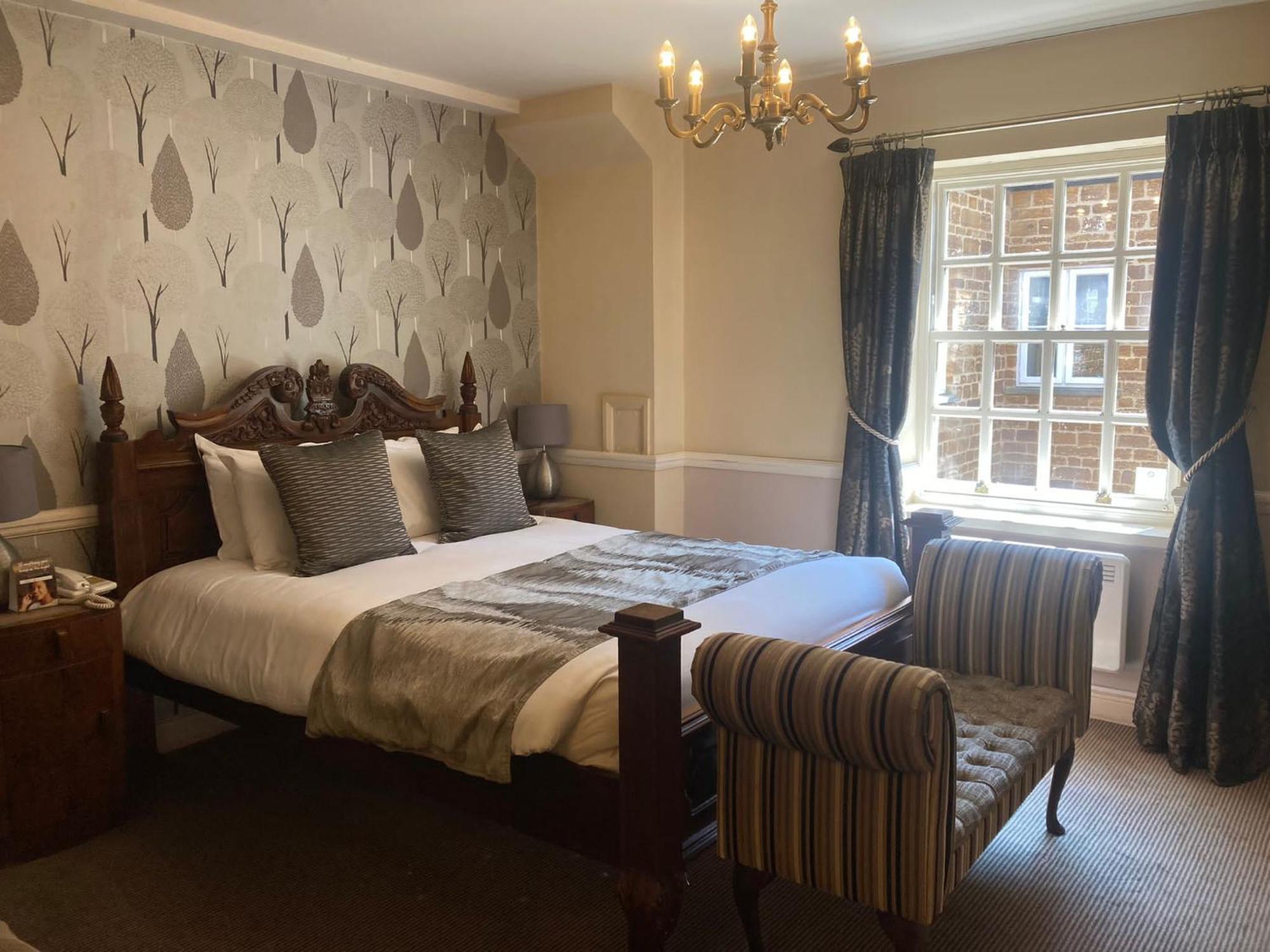 Saracens Head Hotel By Greene King Inns Тостер Экстерьер фото